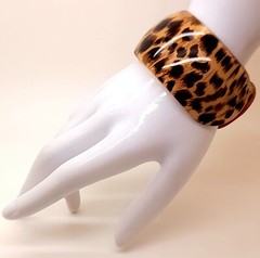 B001 Vintage boho Animal Print Acrylic Cuff 1.5″ Wide fashion jewelry Bracelets