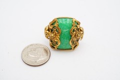 Vintage Ring Gold Tone Green Piking Glass Size 5.25 Adjustable