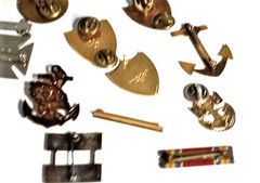 Vintage Mixed Lot of Various US Military Pins and Badges 17 Pieces