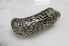 Ornate Sterling Silver Horn Pendant w/ Clear Stone Accents ~ 20.7g ~ 4-E339