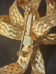 Vintage Les Bernard Signed Woven Gold Tone Bow Brooch Pin 3″ Statement Textured