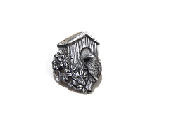 BIRDS AND BLOOMS pin brooch 1997 VINTAGE 1 1/4″ pewter Bird with Birdhouse