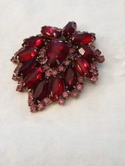 Vintage Red and Pink Rhinestone Brooch with Faceted Prongs Gold Tone