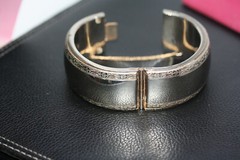 Vintage Silver Alloy Metal Ladies Engraved edge Bangle 1″ Wide Bracelet 6″ 56Gr