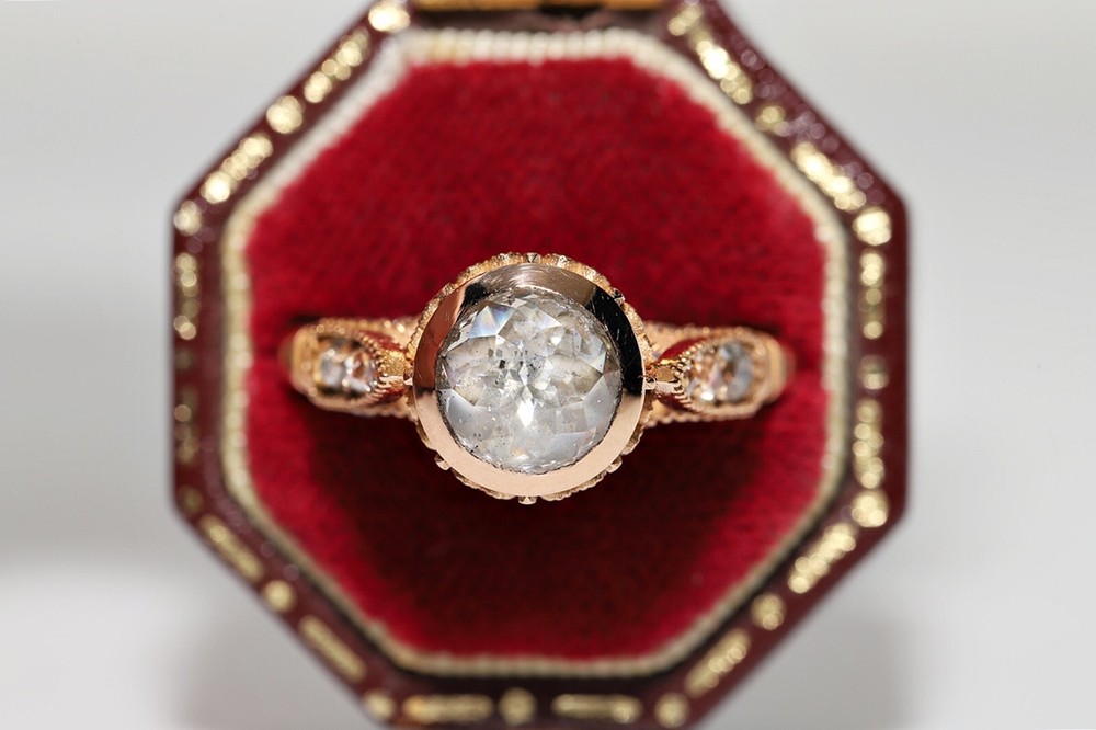 New Made 18k Gold Natural Diamond Decorated Solitaire Amazing Ring