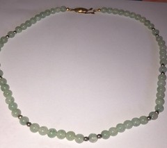 Natural Green Jadeite Jade Bead 16” Necklace Gold Tone Clasp