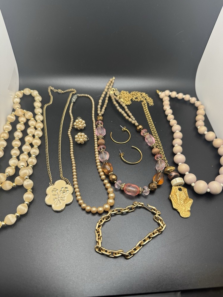 Vintage Estate Jewelry Lot Necklaces Earrings Bracelet Beaded Gold Tone