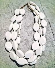 Vintage Chunky White Acrylic Bead Layered Necklace Multi Strand Statement 16″