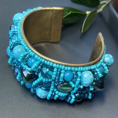 Vintage Cuff Bracelet M-L Brass Estate Jewelry Turquoise Microbead Art Glass