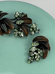 Vtg Austria Brooch Earrings Green Crystals Rhinestones Copper leaves