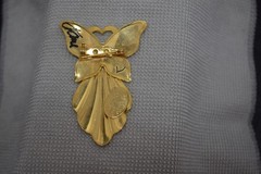 Vintage Angel Brooch 2.5″ Icy Angelcore Love Valentine Christmas Signed