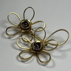 Gold Tone Metal Wire Abstract Modernist Flower Brooch Vintage 3″ X 2.4″