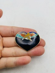 Vintage Signed Laurel Burch Rainbow “Bird Heart” Toucan Cloisonné Enamel Brooch