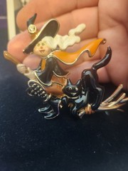 VTG NOS Bob Mackie Halloween Witch Flying Broomstick Black Cat Enameled Brooch