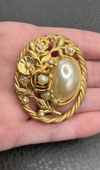 Vintage Gold Tone Floral Brooch Pin Faux Pearl Cabochon AB Crystal Rhinestone