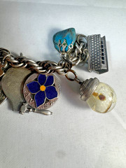 Sterling Silver Bell Trading Vintage link charm bracelet with 25 various charms