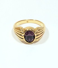 Beautiful Vintage Gold Tone Faux Amethyst Ring Size 7.25