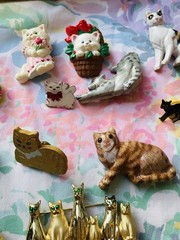 Lot Of 22 Vintage Cat Brooches And Pins Some Signed Various Black Cat, Gold