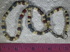 COLORFUL MIXED MATERIALS BEADED NECKLACE 16″ LONG TURQUOISE? PLASTIC METAL GLASS