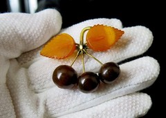 Vintage Baltic Amber Grapes Brooch USSR Gold Plated Pin