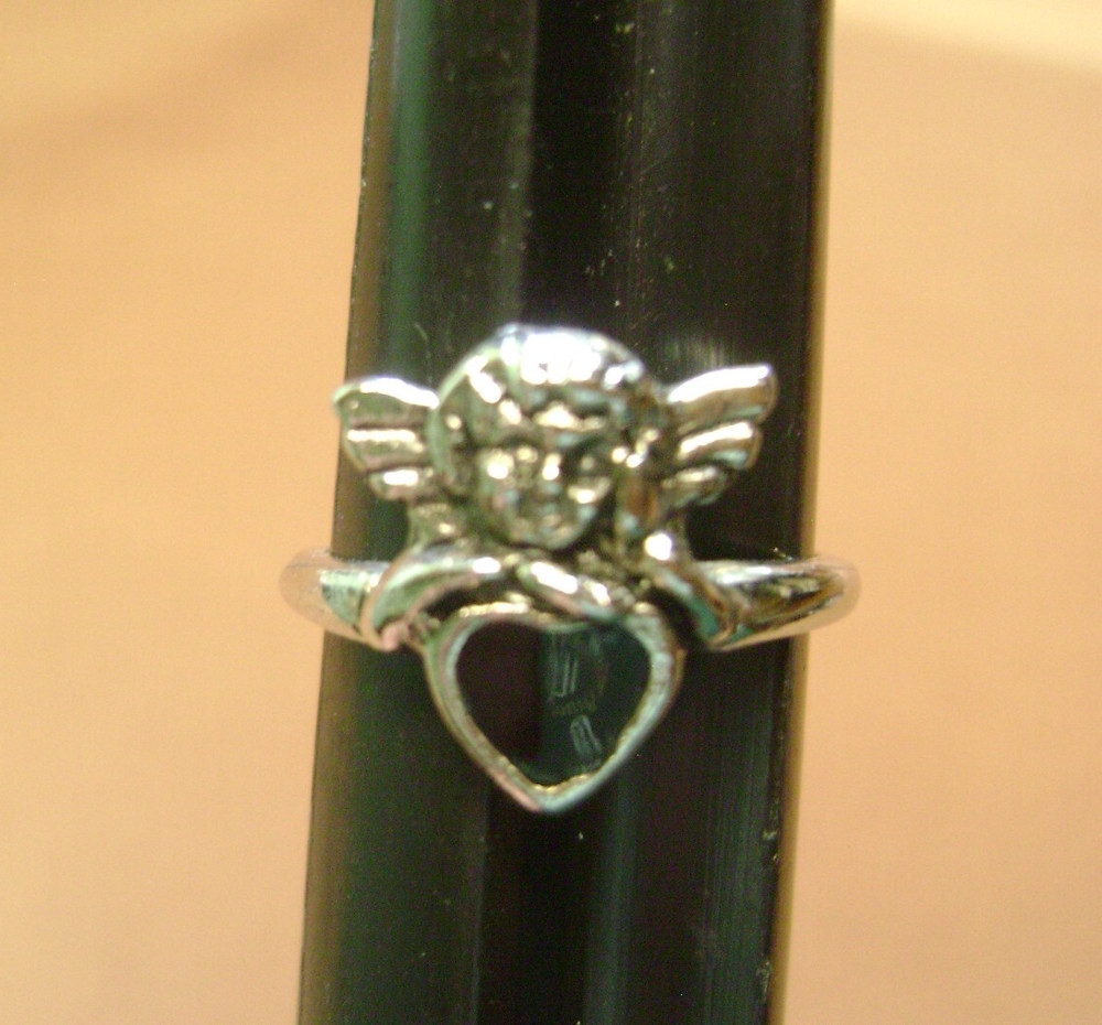 VINTAGE PRECO ANGLE BLACK ENAMEL HEART SIZE 5 SILVER TONE RING
