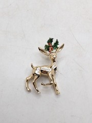 Vtg Gerrys Reindeer Brooch Pin Gold Tone Enamel Holly Sprig Christmas Mistletoe