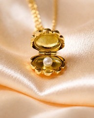 Vintage Locket Necklace Pearl Yellow Birthday Gifts For Women