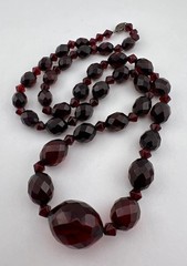 Antique Cherry Amber Bakelite Faceted Graduated Egg Bead Necklace 25.25″ -34.9g