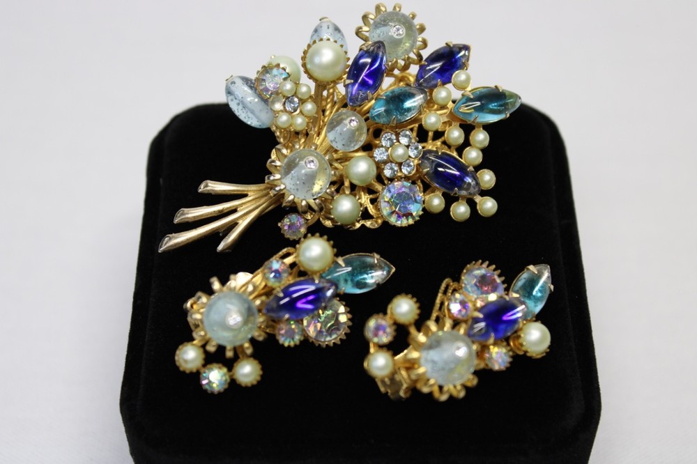 Vintage Rhinestone Faux Pearl Brooch Clip Earrings Set Blue AB Gold Tone Retro