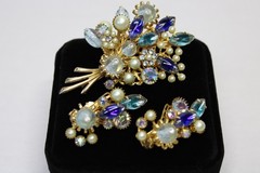Vintage Rhinestone Faux Pearl Brooch Clip Earrings Set Blue AB Gold Tone Retro