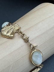 VTG 1980’s MONET 3 Piece Set Gold-tone Shell Necklace Bracelet Clip-on Earrings