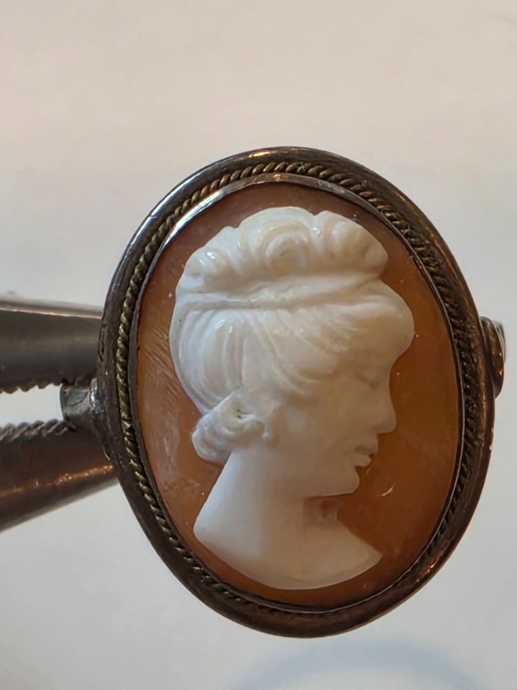 Vintage Italian carved shell Cameo Ring made in Italy Size 9.5