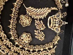 Vintage 100% CROWN TRIFARI Jewelry Lot Missing Stones Minor Repairs 38 Pieces