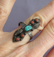 VINTAGE OLD PAWN STERLING LONG CORAL & TURQUOISE NUGGET FEATHER RING SIZE 6