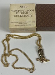 Vintage Avon 1979 Gold Tone Western Cowboy Boot Pendant Necklace 20” NWT