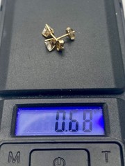 14K SOLID YELLOW GOLD STUD EARRINGS W/ TRILLIONT CUT CZ STONES – 0.68 Grams