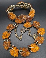 Signed Vintage Lisner Two Tone Amber/Brown Thermoset Oak Leaf Parure Set