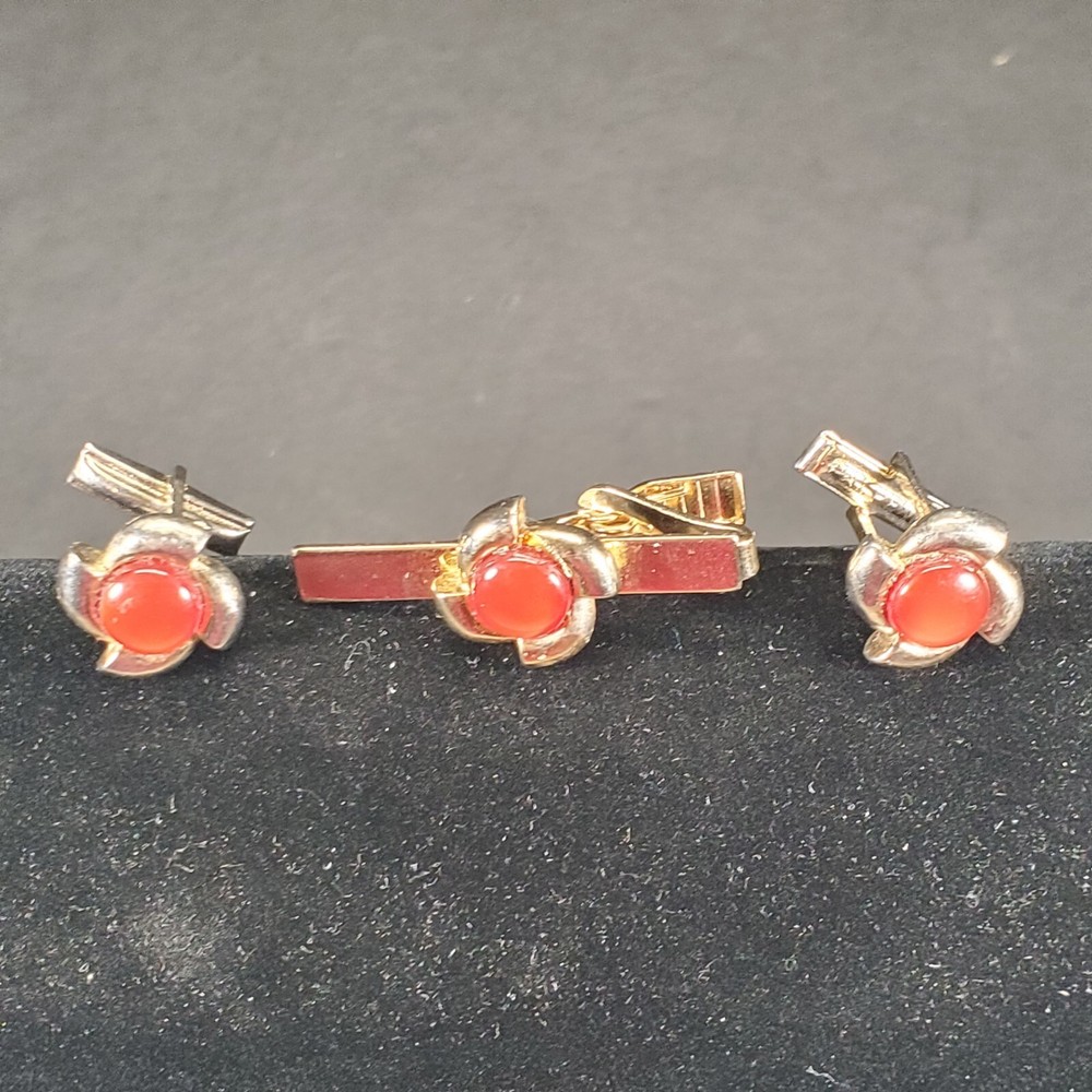 Lord Newport Mens Flower Opal Stone (?) Cufflinks & Tie Bar Set Vintage