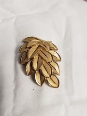 Vintage Crown Trifari Leaf Brooch Trifarium Gold Tone Leaves Layered Signed