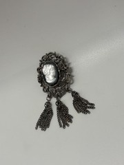 Vintage 1970s Cameo Silver Pewter Tone Scroll Openwork Triple Chain Brooch Pin