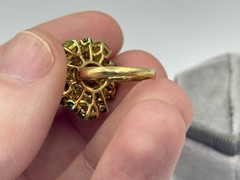Vintage 18k Yellow Gold Faceted Peridot Green Garnet Cluster Cocktail Ring