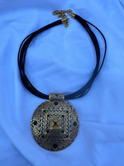 Vintage JOAN RIVERS Leather Cord Gold Tone Black Stone Pendant 19” Necklace