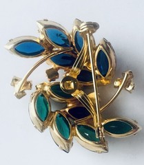 Blue and Green Oval Stones Brooch Grannycore Peacock Gold Tone Vinery 2″
