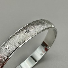 Monet Bracelet Womens Silver Tone Vintage Textured Star Bangle Jewelry 7 Inches