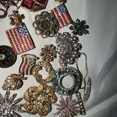 VINTAGE AND MODERN RHINESTONE CRAFT JEWELRY LOT NECKLACE BROOCH EARRINGS
