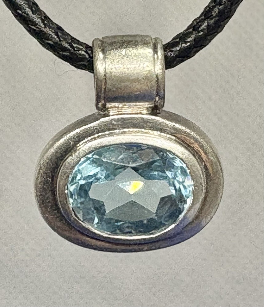 K46 Vintage 4 Ct. Blue Topaz 925 Silver Pendant Art Nouveau Thailand Maker SU