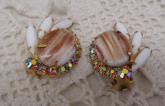 Vintage Verified JULIANA D&E Gold Fluss & Rhinestone BROOCH & EARRINGS SET
