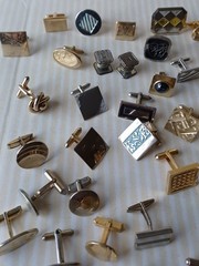 Lot 160 VTG Single Cufflinks Mixed Styles Tones Repurpose Jewelry Some Wear