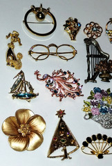 Vintage To Modern 21 Pc Brooch/Pin Lot Monet, Dodd’s, GF, Crystals, Rhinestones