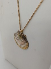 1970S Barton & REED Damascene Clam Shell Design Pendant Necklace